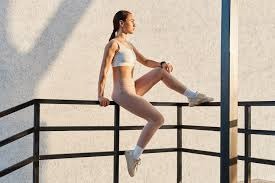 [国内足球]冯博轩横传中路 张玉宁包抄打门得手