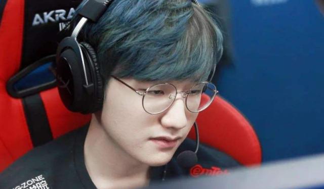 体育精彩瞬间:中超第18轮五佳球 阿兰大力任意球破门