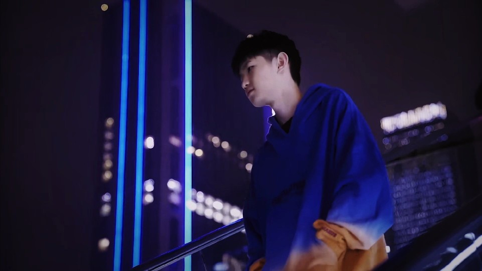 牵扯盯人与